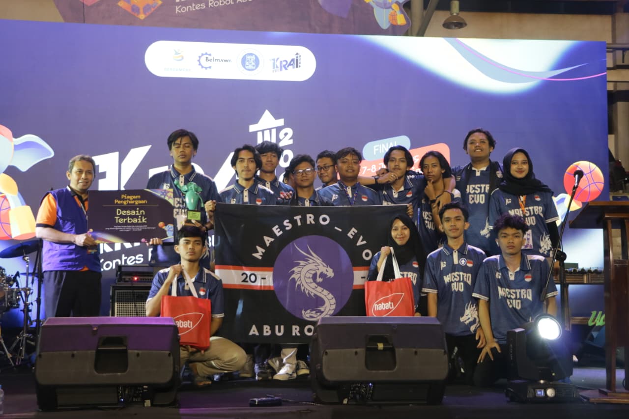 Tim MAESTRO_EVO berfoto bersama penghargaan KRAI 2025