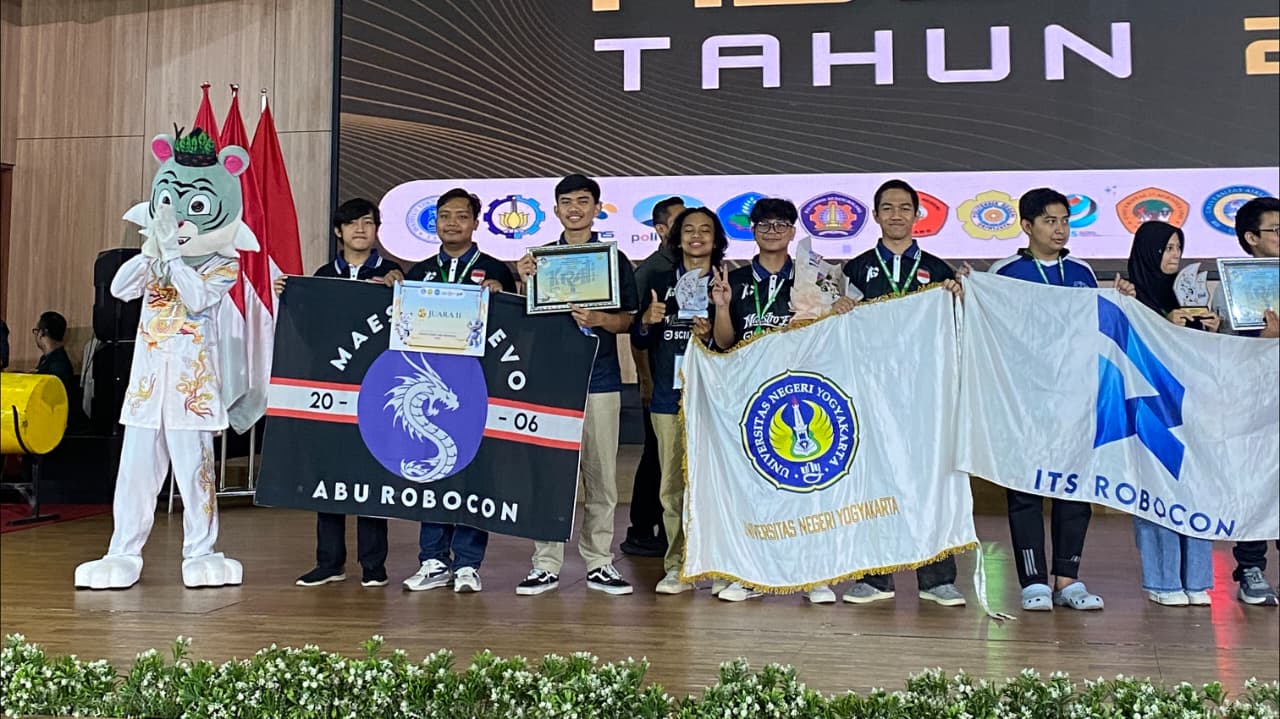 Tim MAESTRO_EVO merayakan pencapaian KRAI 2026